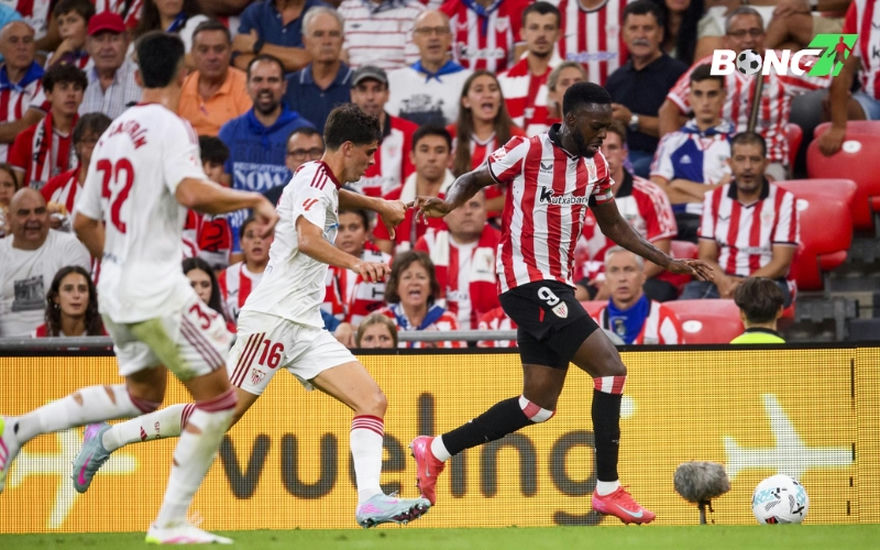 Sevilla thi đấu đột phá và sớm cầm hòa trong hiệp 2