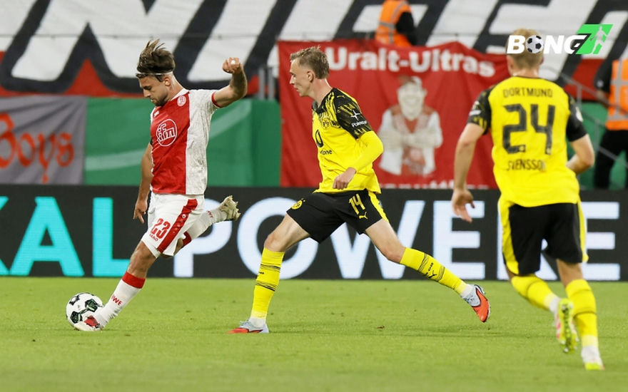 Dortmund thi đấu hụt hơi và kém phong độ trong trận đấu này