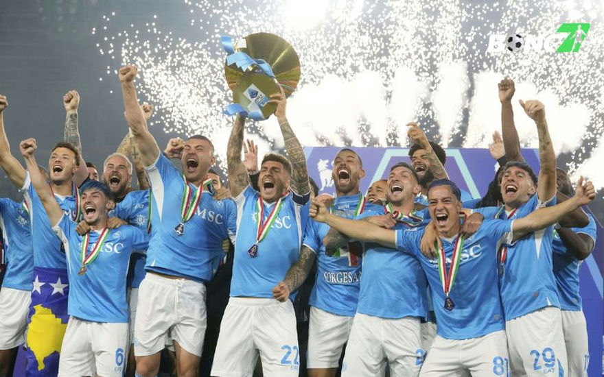 Napoli đang là đương kim vô địch Serie A