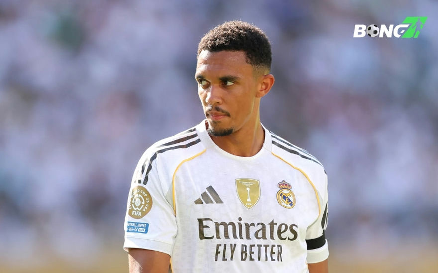 Trent Alexander-Arnold chưa phát huy được tính đột biến từ các pha bóng biên