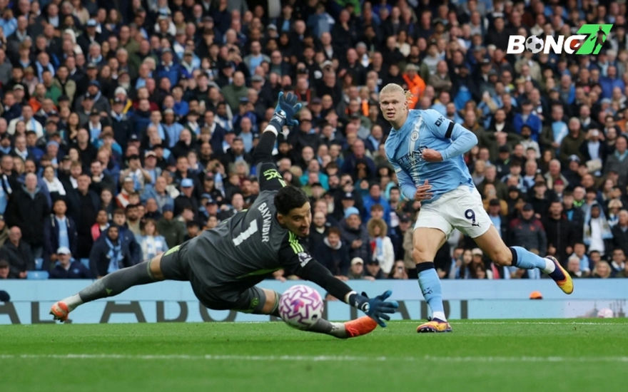 Haaland ghi thêm bàn thứ hai cho Man City