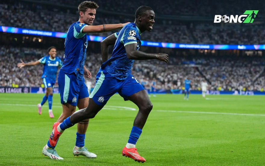 Marseille bất ngờ dẫn trước ở phút thứ 10