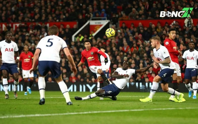 Manchester United lao dốc với phong độ nhạt nhòa