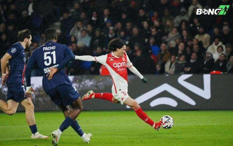 Lợi thế sớm thuộc về Benfica