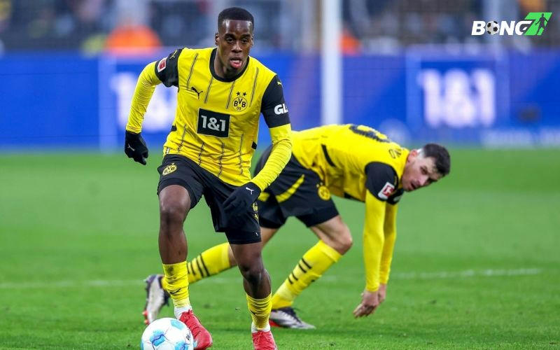 Hiệp 2: Dortmund lấn át hoàn toàn với ba bàn thắng
