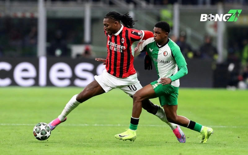 Milan thất bại trước Feyenoord
