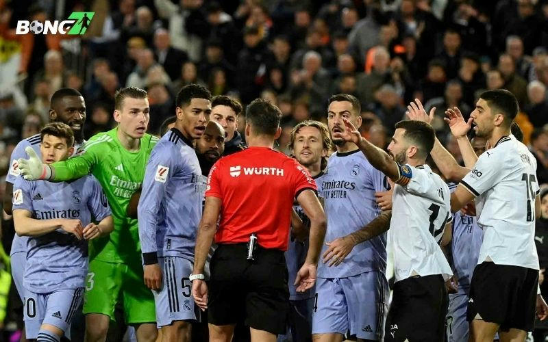 Nguy cơ bị phạt của Jude Bellingham khiến Real Madrid lo lắng