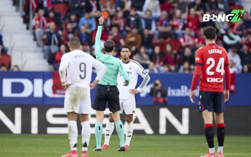 Real Madrid đối mặt với bất lợi lớn tại La Liga 2024/25 khi loạt quyết định VAR
