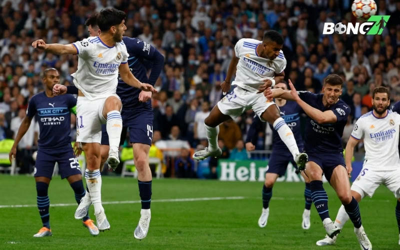 Mbappe trở thành siêu sao với cú hat-trick lịch sử