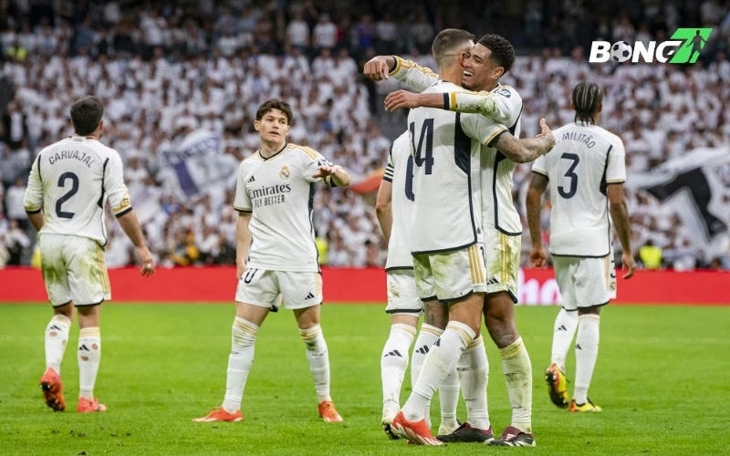 Chiến thắng của Barcelona và Atletico Madrid tại vòng 25 đã tạo ra sức ép đáng kể với Real Madrid,