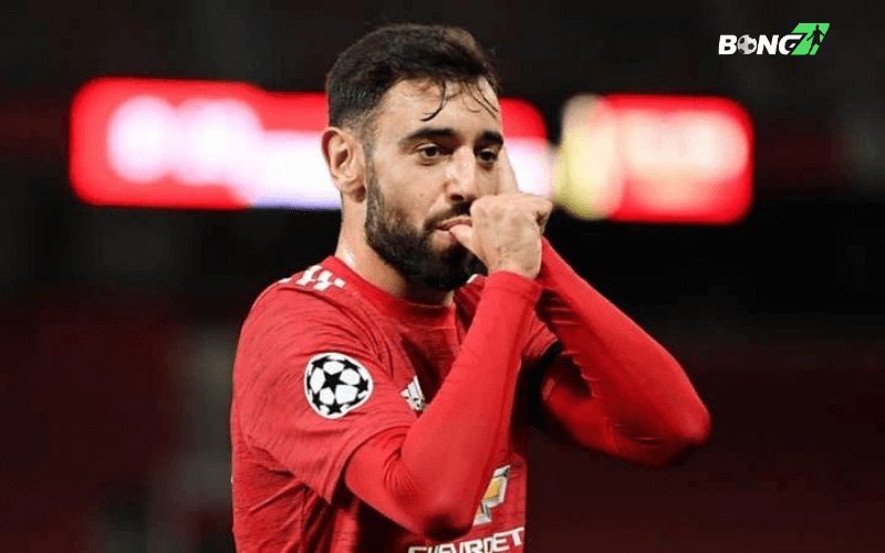 Robson bày tỏ mong muốn Fernandes từ bỏ thói quen lăn lộn quá nhiều mỗi khi bị phạm lỗi