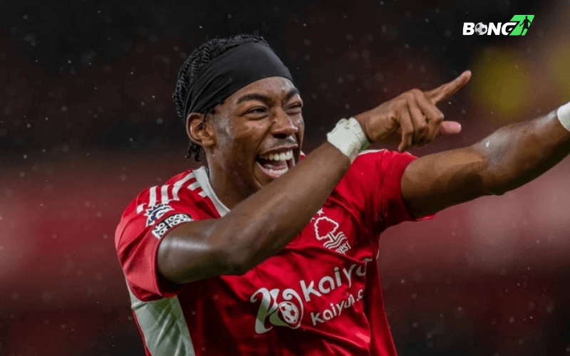 Anthony Elanga đang bùng nổ tại Premier League 2024/25 trong màu áo Nottingham