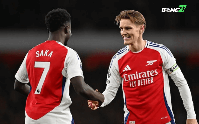 Trong mùa giải trước, Arsenal luôn bị chỉ trích vì sự thiếu sự sáng tạo từ cánh trái