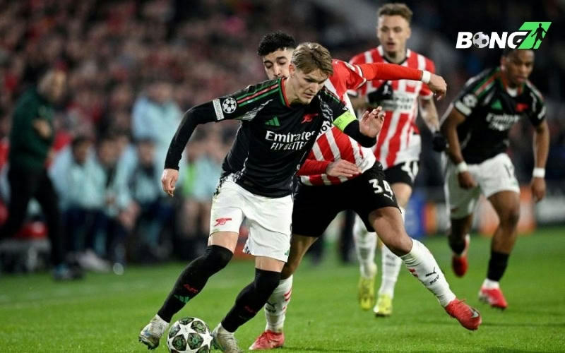 Arsenal thắng đậm PSV với sự tỏa sáng của Odegaard