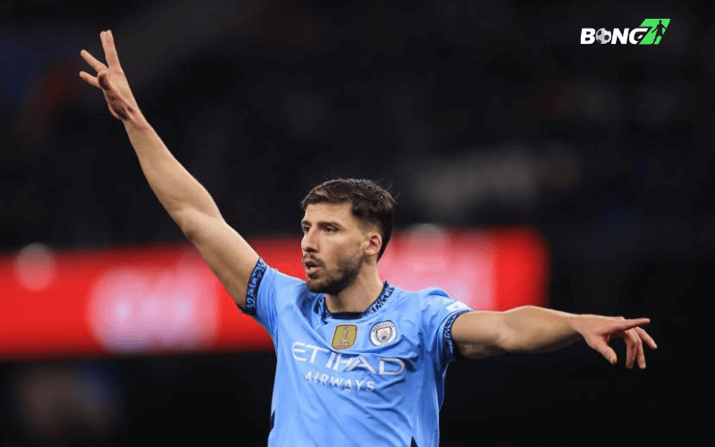 Ruben Dias bắt đầu hành trình sự nghiệp bóng đá của mình tại Benfica