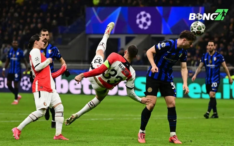 Feyenoord gục ngã trước Inter dù thi đấu quả cảm