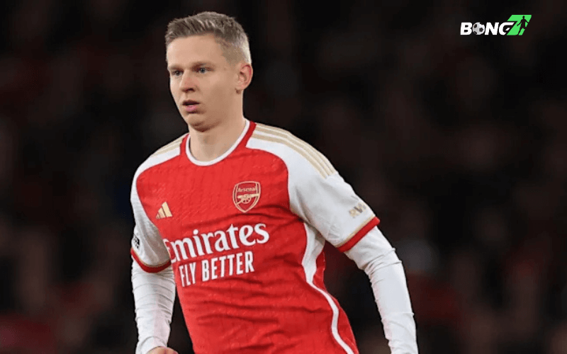 Hành động từ chối ăn mừng của Zinchenko tạo ra ý kiến trái chiều trong cộng đồng người hâm mộ