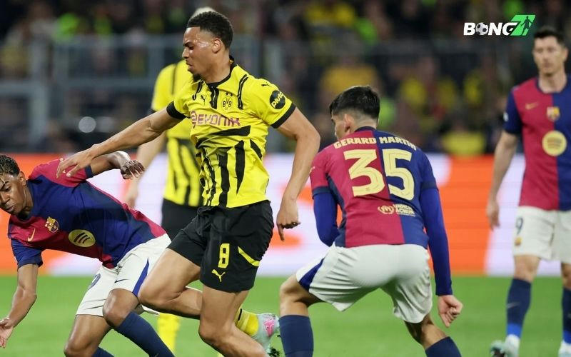 Hàng thủ Barca lung lay khi vắng Inigo Martinez