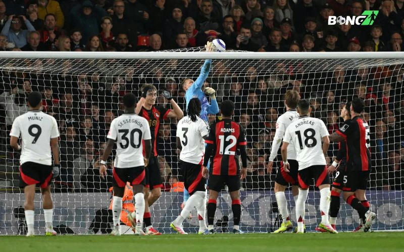 Bournemouth thắng Fulham giành ba điểm quý giá trong cuộc đua châu Âu