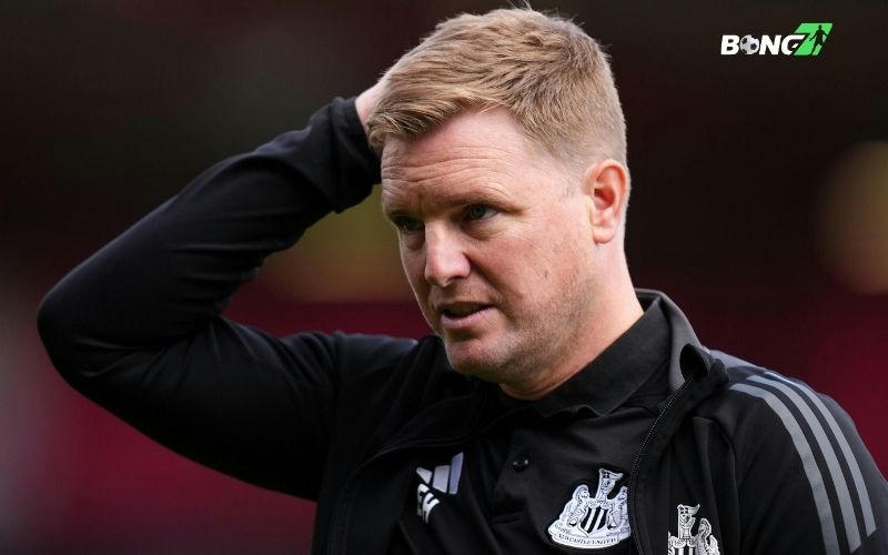 Howe vẫn giữ vai trò quan trọng trong việc tạo dựng nền tảng và chiến lược dài hạn cho Newcastle