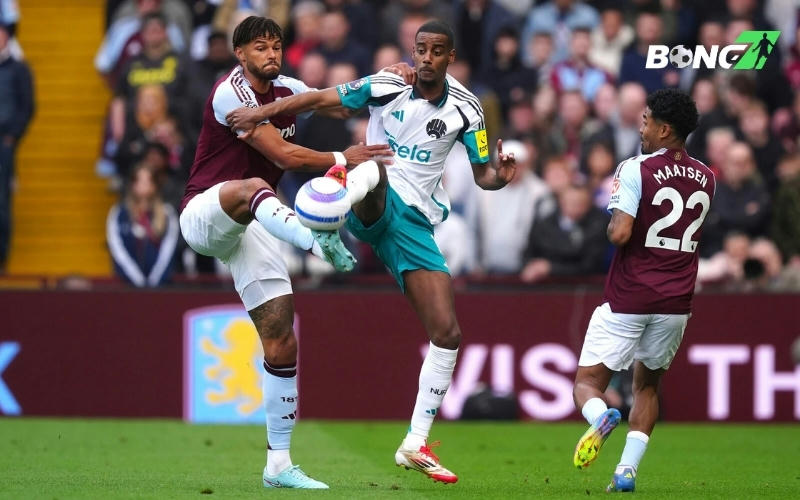 Hiệp hai thảm họa khiến Newcastle bị nhấn chìm