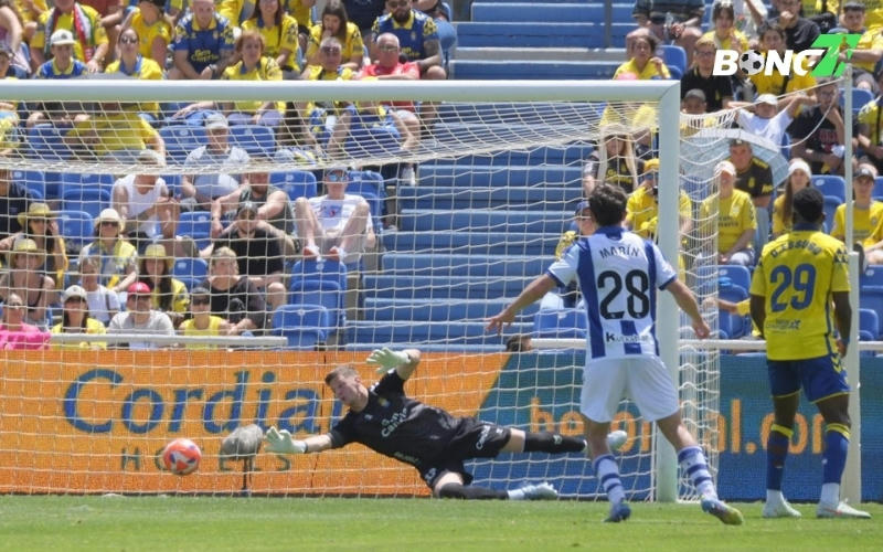 Real Sociedad bùng nổ với cơn mưa bàn thắng trong hiệp 2