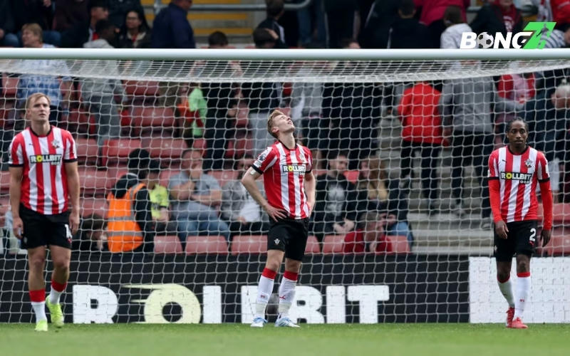 Southampton bất lực chịu thua sau hiệp 2
