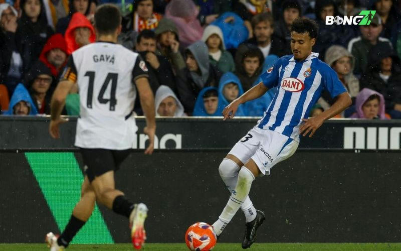 Roberto Fernández trở thành chốt chặn cuối cùng của Espanyol