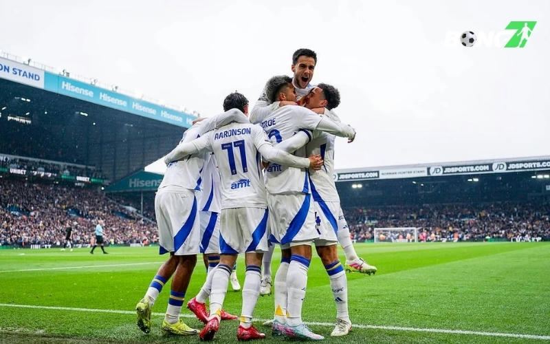 Leeds hủy diệt Stoke City với 6 bàn thắng không gỡ