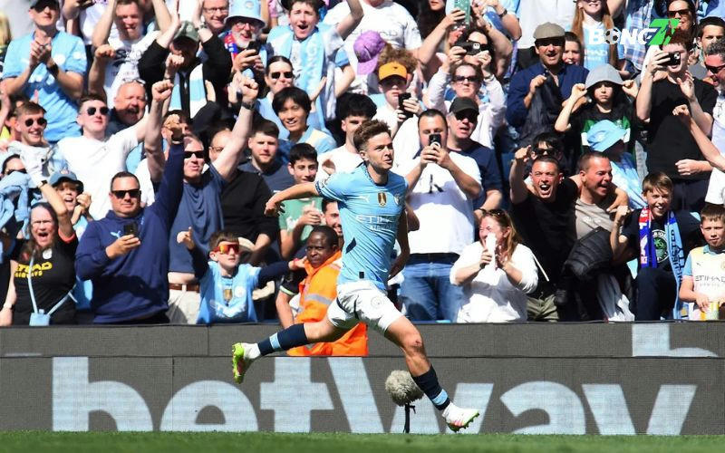 De Bruyne và Marmoush kéo City về hòa