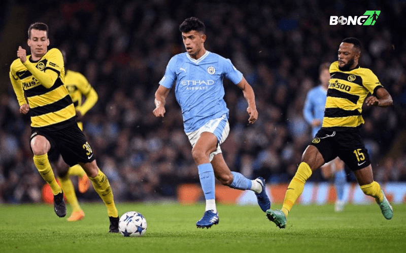 Nunes đang tìm thấy cơ hội mới tại Man City khi được thử nghiệm ở vị trí hậu vệ phải