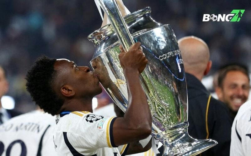 Vini ghi bàn thắng duy nhất vào lưới Liverpool và giành chức vô địch Champions League