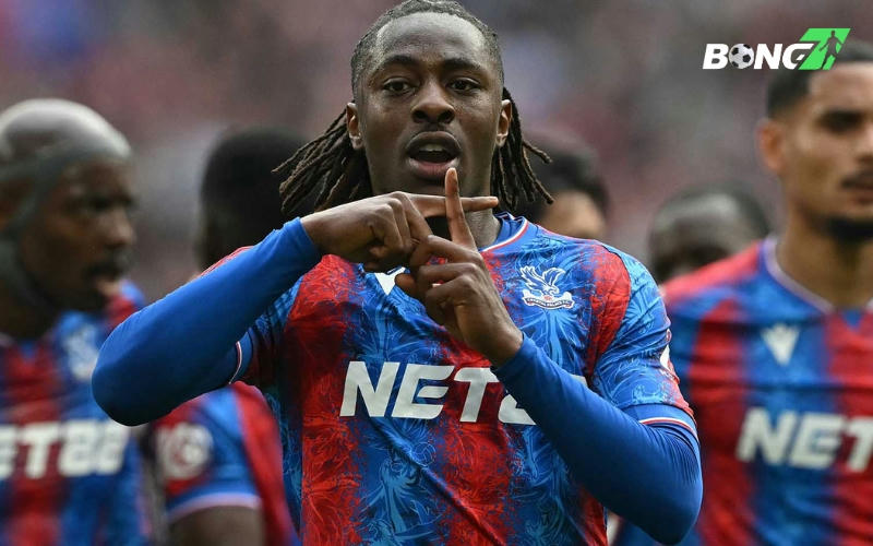 Arsenal và Tottenham mê đắm đuối Eze