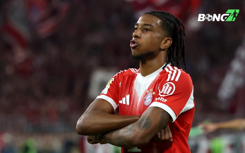 Olise lập một cú đú ngay trong hiệp 1 giúp Bayern Munich dẫn trước
