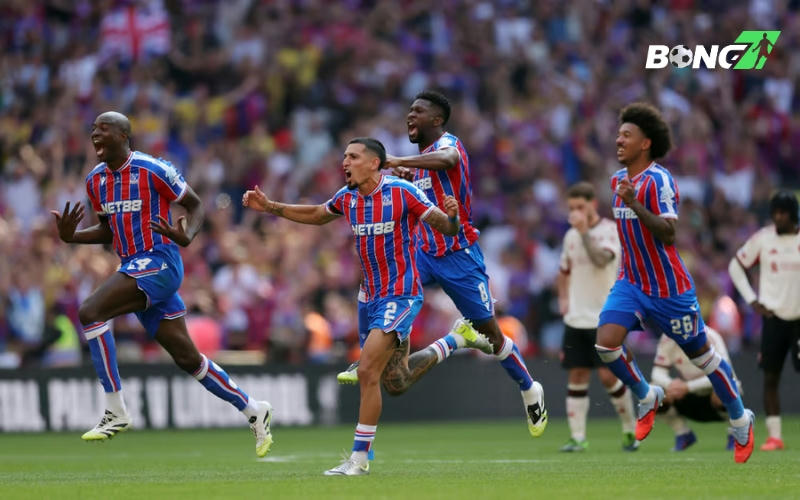 Crystal Palace đánh bại Liverpool với tỉ số 3-2 trên chấm phạt đền