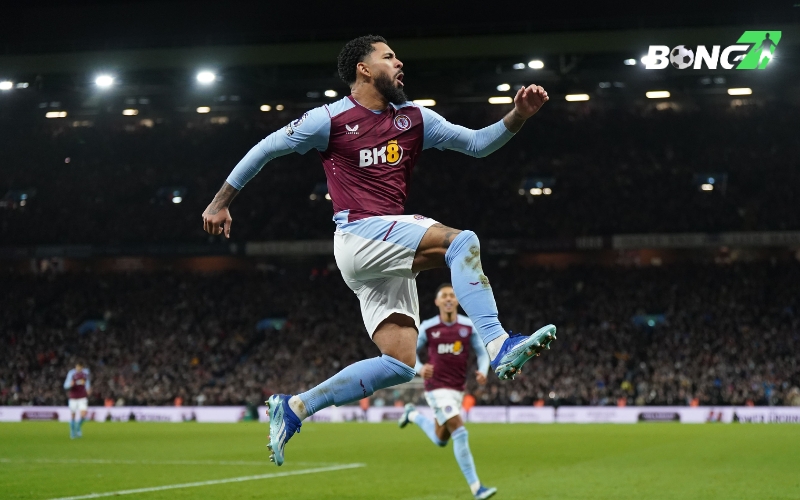 Dougals Luiz từng thể hiện phong độ xuất sắc trong màu áo Aston Villa