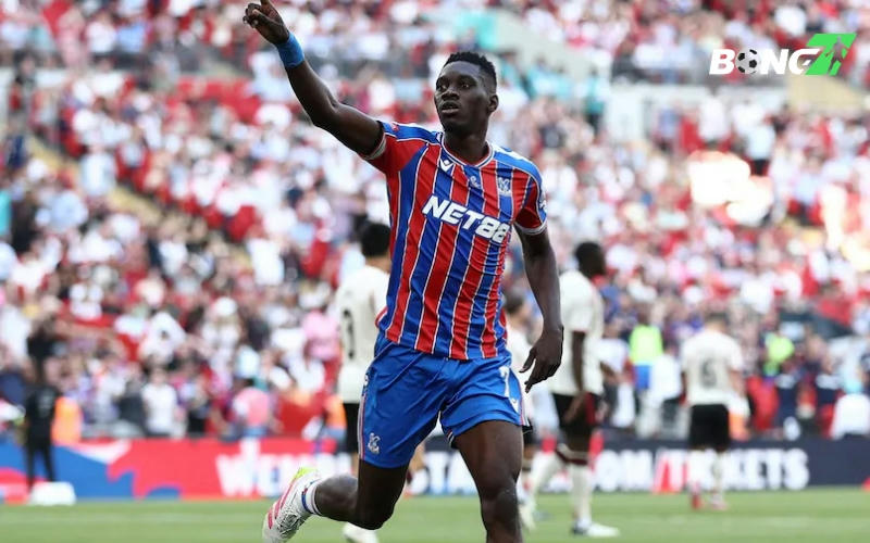 Sarr gỡ hòa cho Crystal Palace ở hiệp 2