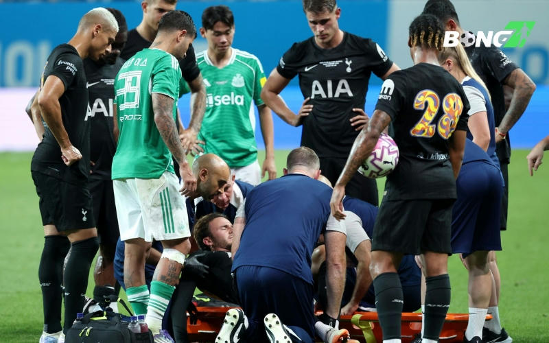 Đội trưởng James Maddison gặp chấn thương nghiêm trọng trước trận đấu PSG vs Tottenham