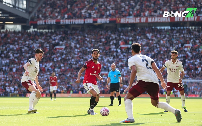 Cunha thi đấu cực năng nổ trước Arsenal