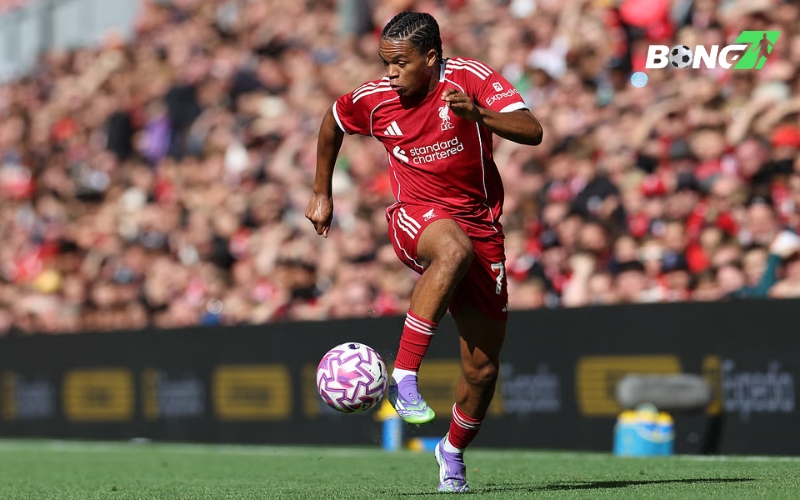 Rio Ngumoha sẽ có tương lai tươi sáng tại Liverpool