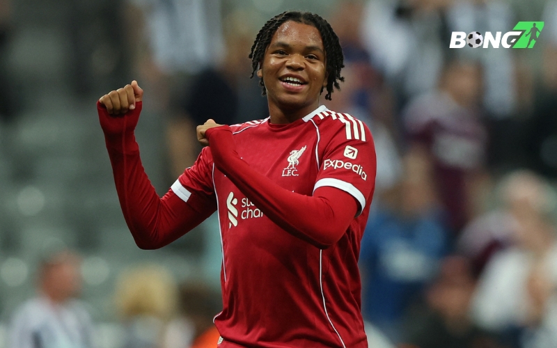 Rio Ngumoha trở thành cầu thủ trẻ nhất của Liverpool ghi bàn ở Premier League