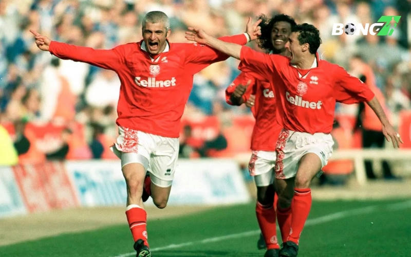Fabrizio Ravanelli ghi hattrick ngay trong trận ra mắt trước Liverpool