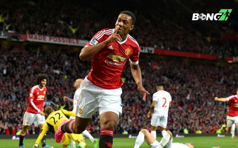 Martial khiến cầu trường Old Trafford nổ tung khi giúp MU đánh bại Liverpool