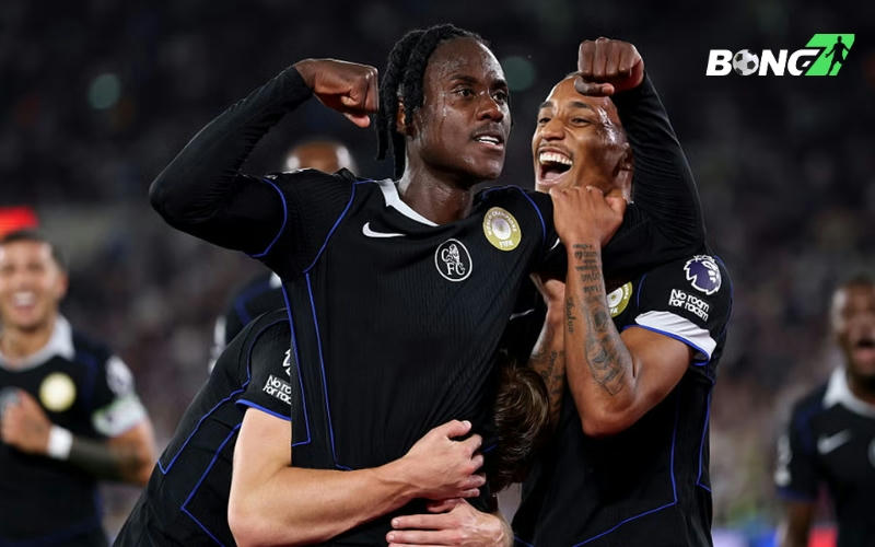 Chalabah ghi bàn ấn định chiến thắng 5-1 cho Chelsea
