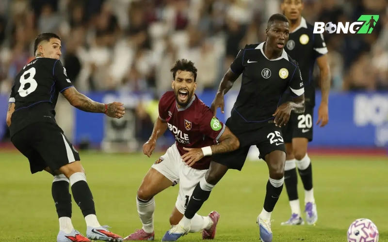 Chelsea tạm vươn lên ngôi đầu bảng, West Ham có khởi đầu tệ hại ở mùa giải năm nay